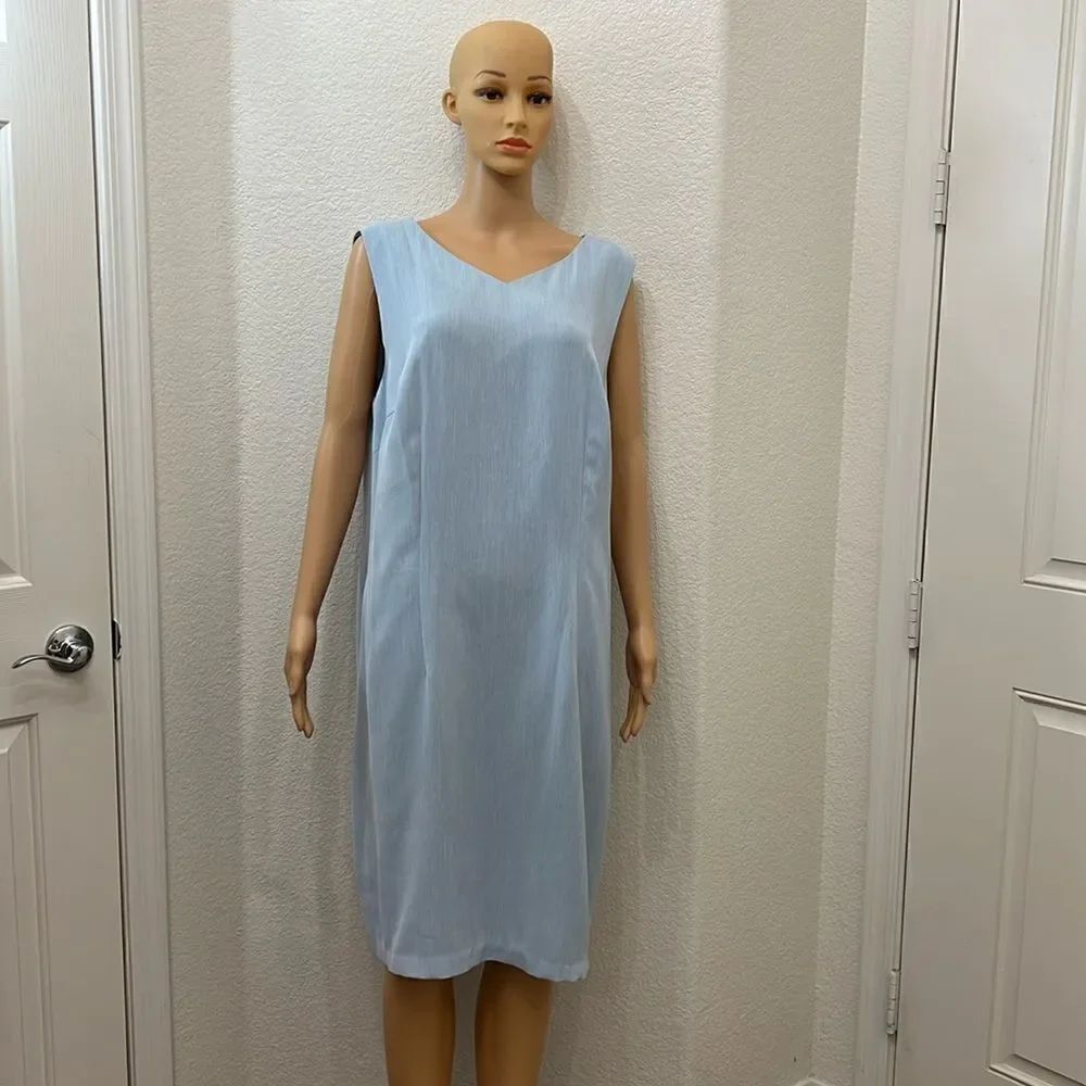 Apostrophe Woman Dress Sz 18W VNeck Sleeveless Midi Lined Zipper Back BlueโLined